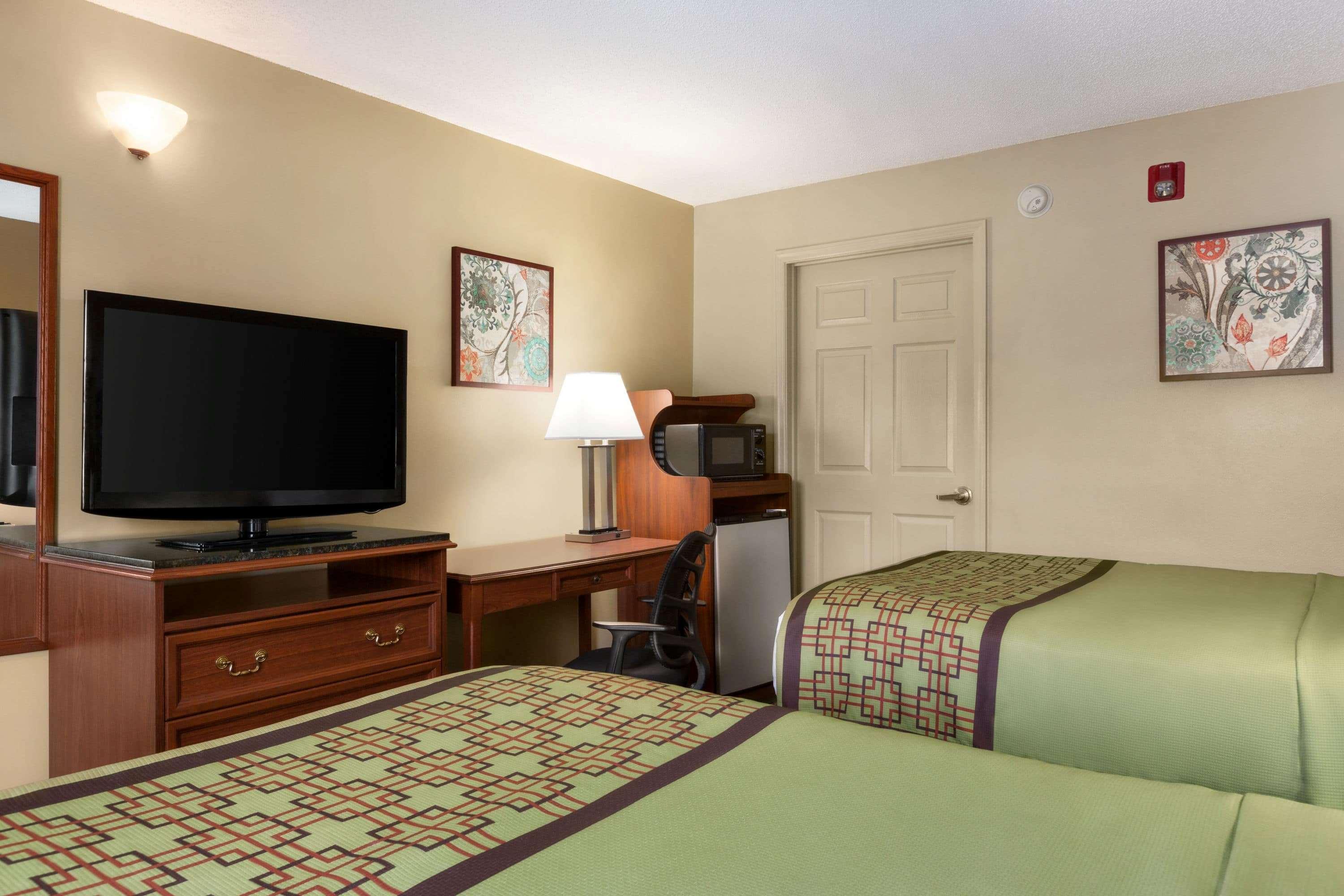 Baymont By Wyndham Warner Robins Motel Exterior photo