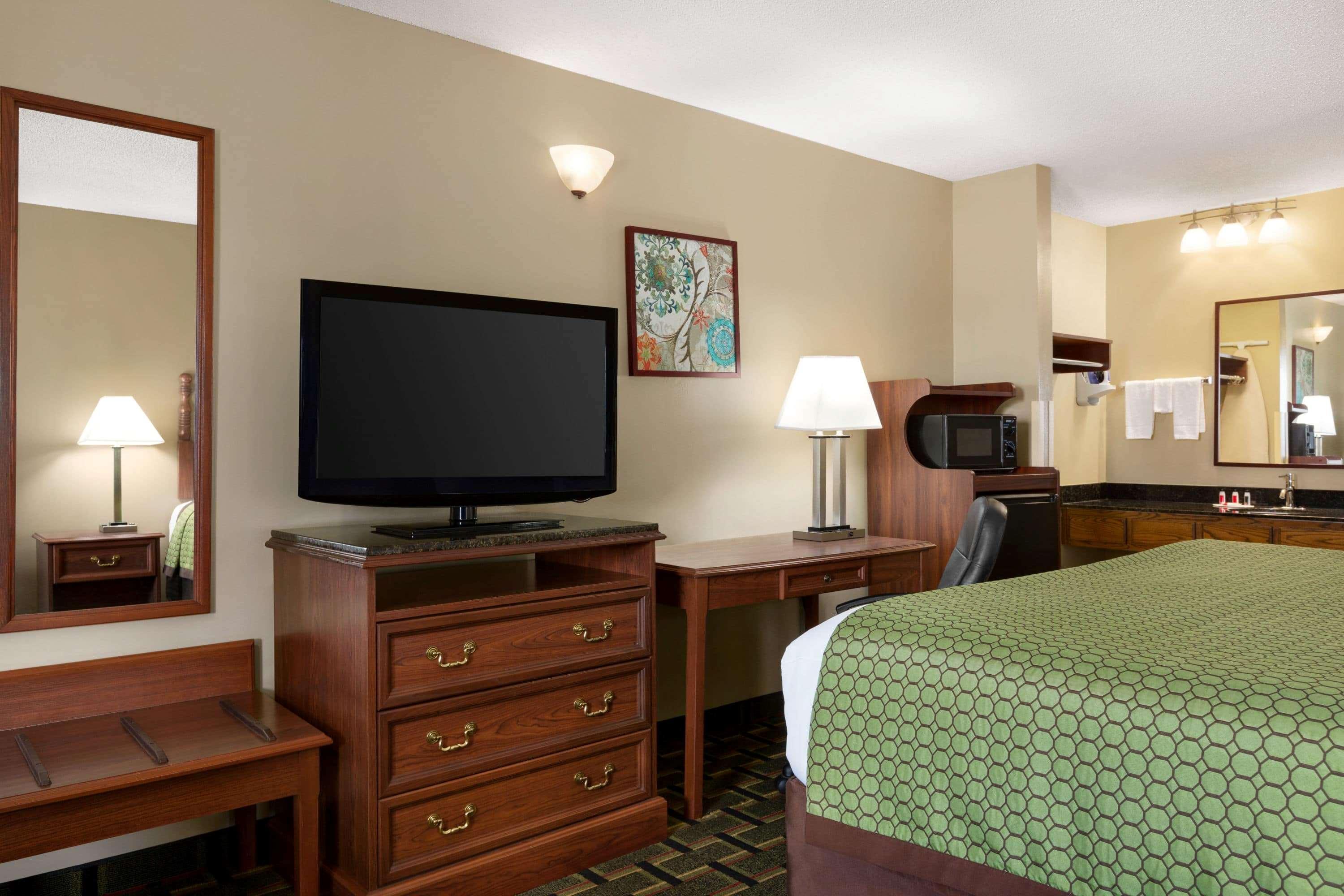 Baymont By Wyndham Warner Robins Motel Exterior photo