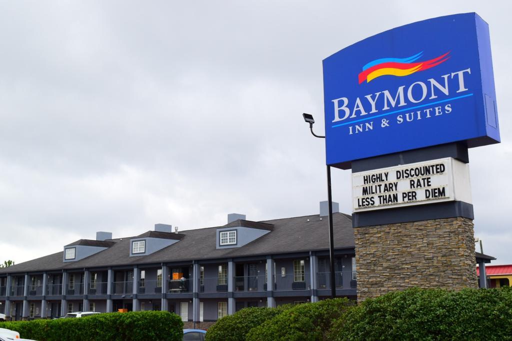 Baymont By Wyndham Warner Robins Motel Exterior photo