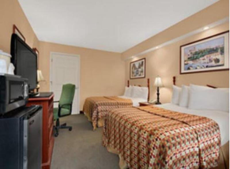 Baymont By Wyndham Warner Robins Motel Exterior photo